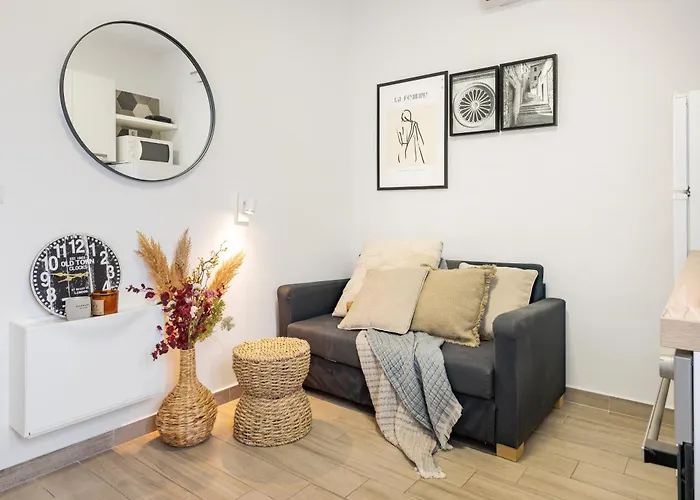 Charming Renovated Next To The Sea Lägenhet Šibenik